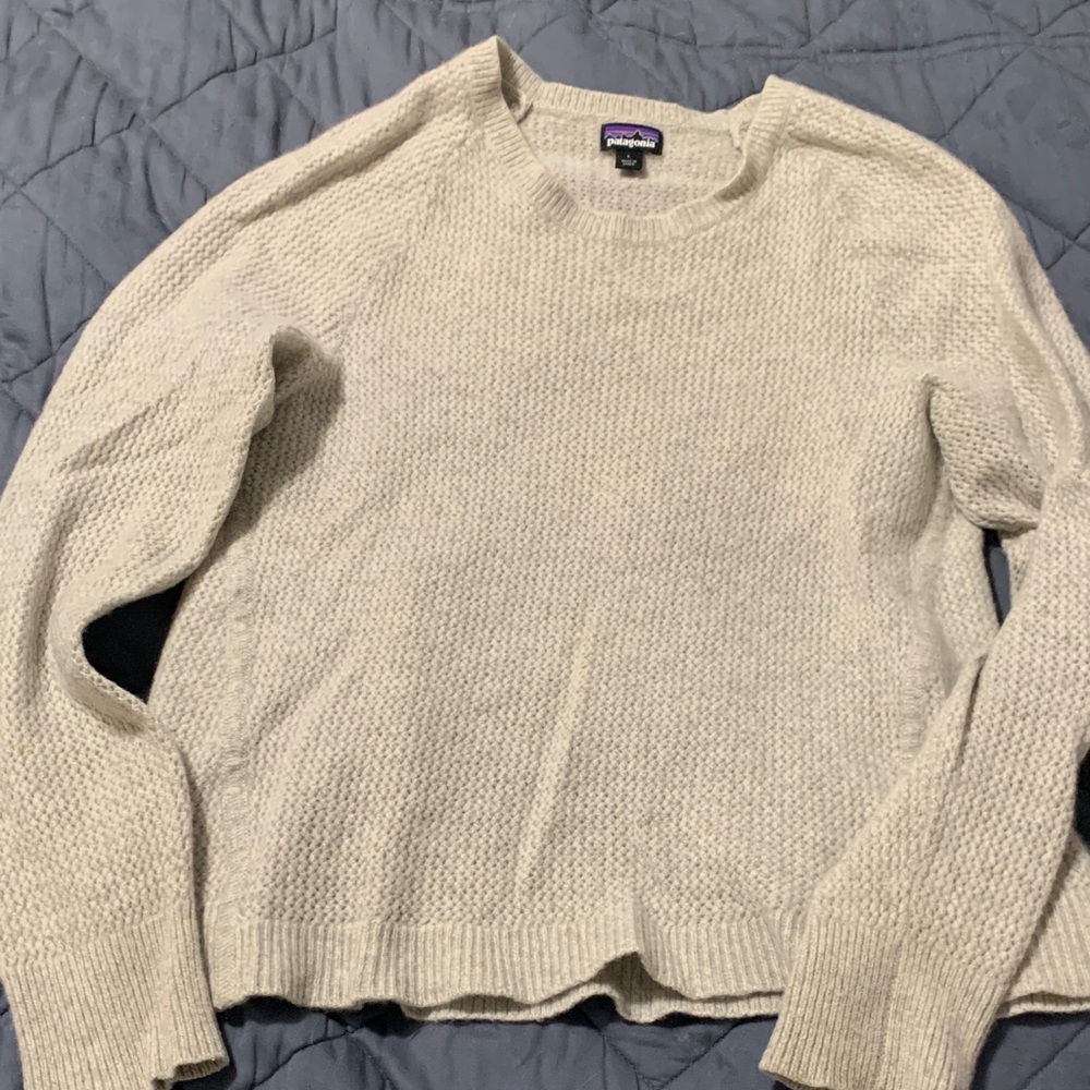 Patagonia Women's cashmere Soft Cream Crew Neck Sweater